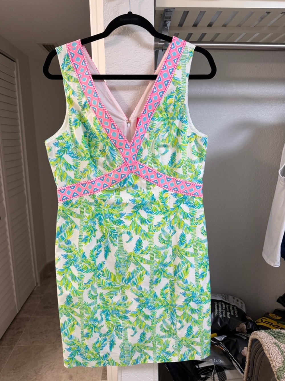 Lilly Pulitzer Sleeveless Tropical Sheath Dress in Pink and Green